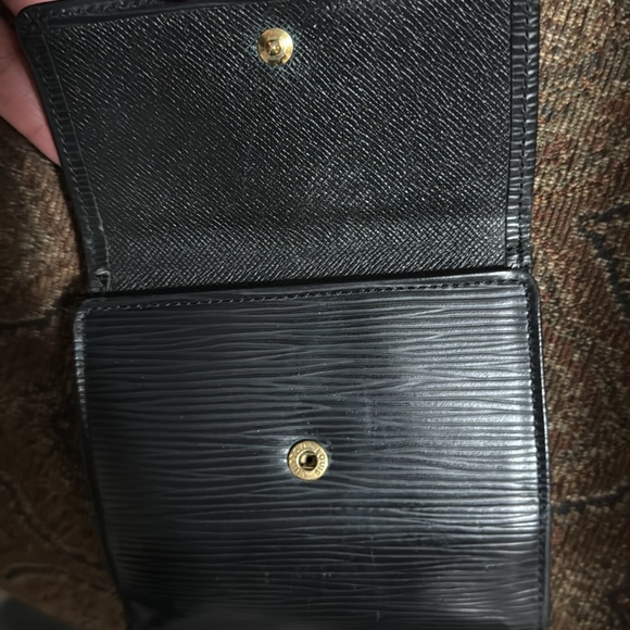 Men’s louis vuttion black epi wallet like new condition. - Picture 7 of 12